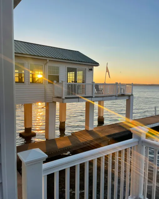 O’vr Water Cottage - Image 1