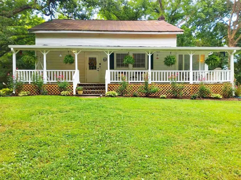 Pet Friendly Farmhouse in Kingston Springs - Image 1
