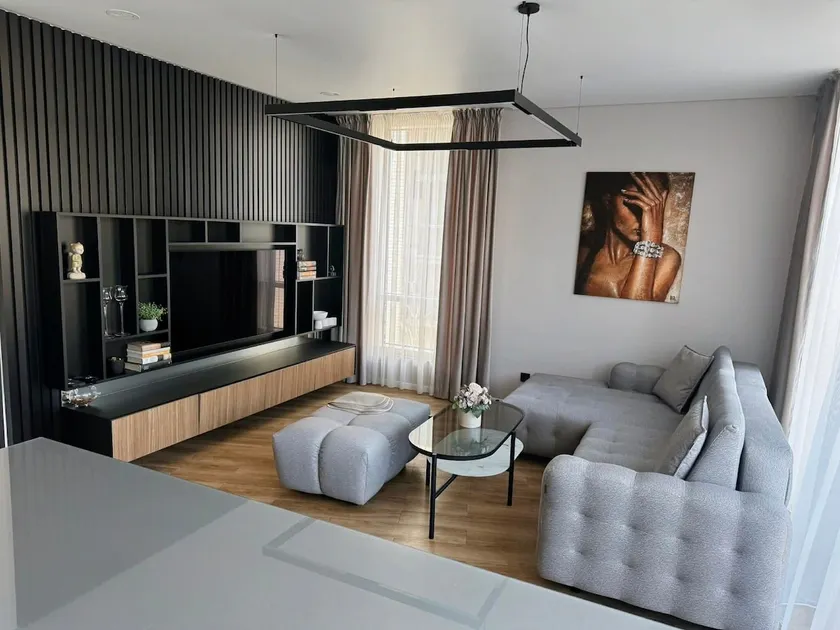 Spacious modern apartment next to the old town 2 - Image 1