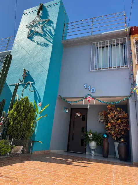 Modern/Comfortable house, great location!! - Image 1