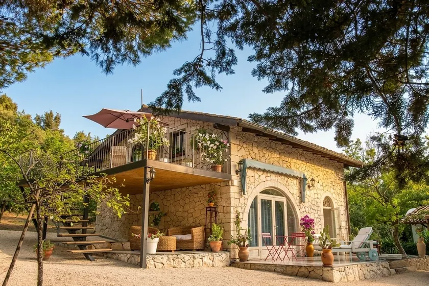 Villa Neli, Palazzolo Acreide, Siracusa, Hot Tub, Wi-Fi & Parking - Image 1