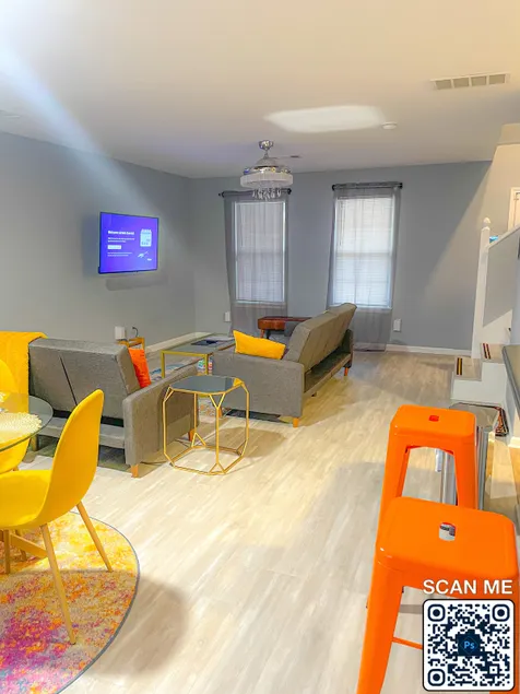 Spacious, pets, mins from Downtown/ Airport - Image 1