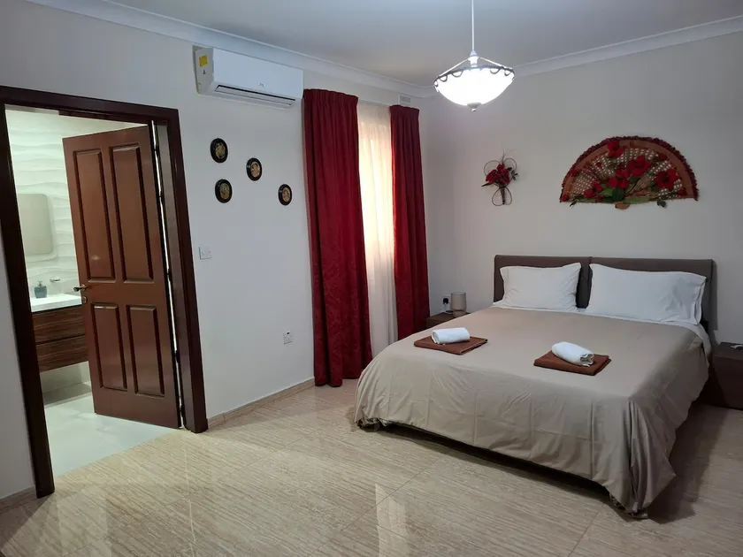 Brand New Ground Floor Apartment Over 200sqm - Image 1