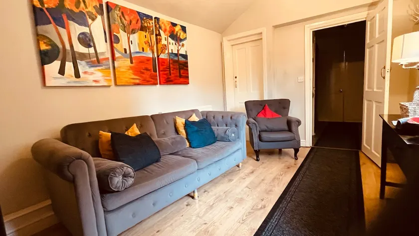 Stunning Stylish & Spacious Ground Floor Apartment - Image 1