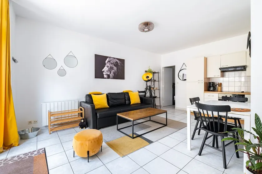 Quiet 2-bedroom apartment – Vannes roundabout - Image 1