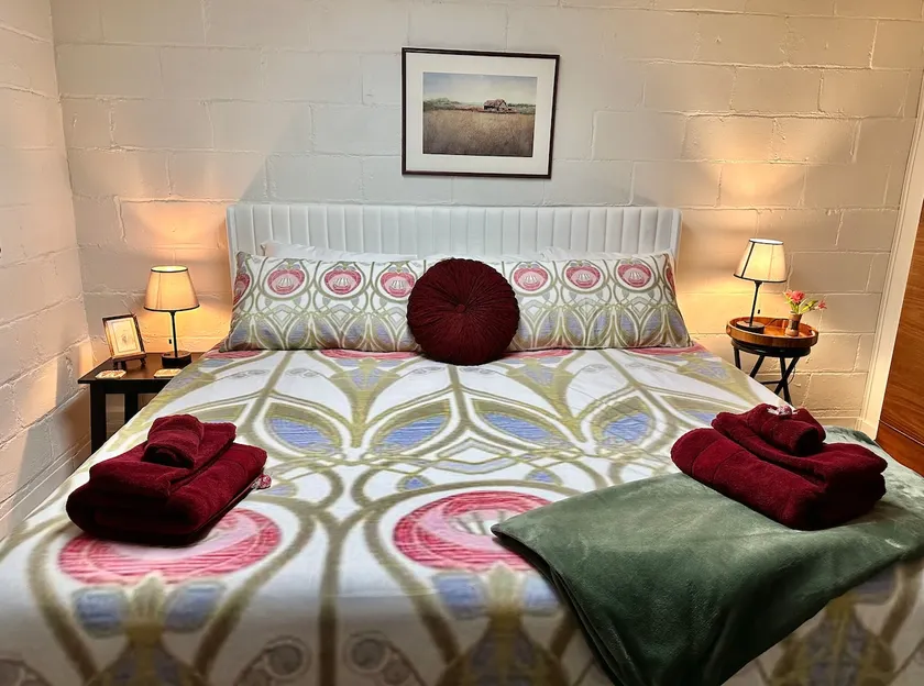 Spacious 2 King 1 Qn, 2 Bath Apt in heart of Marq - Image 1