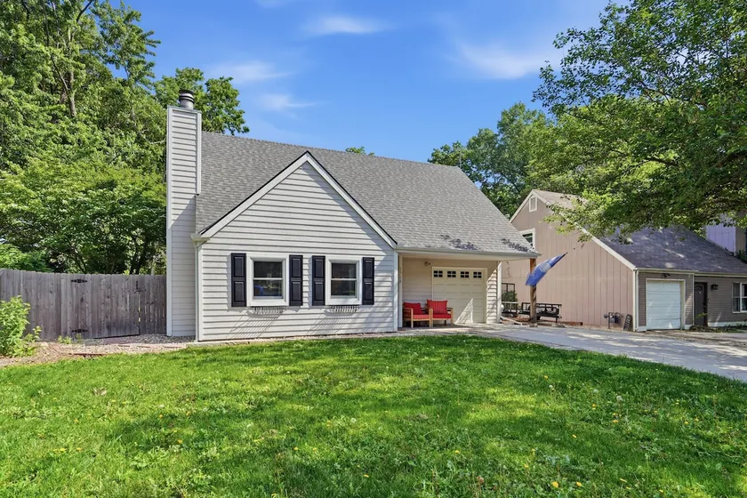 Quiet Pinkney Neighborhood Home - Image 1