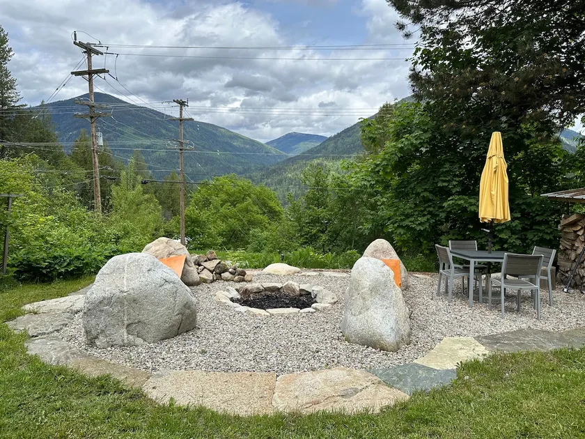 Hot tub + Sauna - Bees Knees King Suite - Image 1