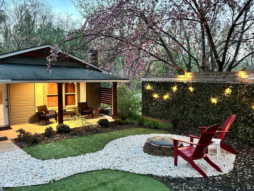 Cozy cottage condo with easy access to TIEC, Hendersonville, Asheville & Boone - Image 1