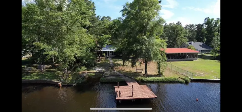 A Great Lake house. Near Manning, SC and I-95. - Image 1
