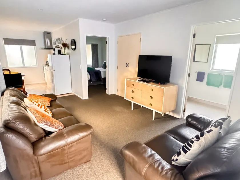 Railway Lane Guest House - Image 1