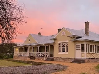 Exclusive Barossa country lodge/retreat - Image 1