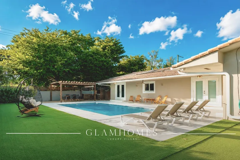 Villa Pearl w Pool, Mini Golf, Spacious Terrace - Image 1