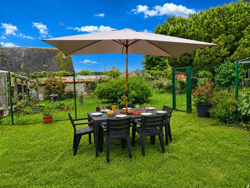 House with garden • 8 people • Pets allowed - Image 1