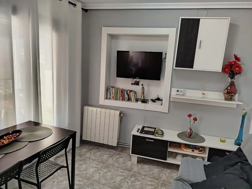 Belinda's apartment is very centrally located - Image 1
