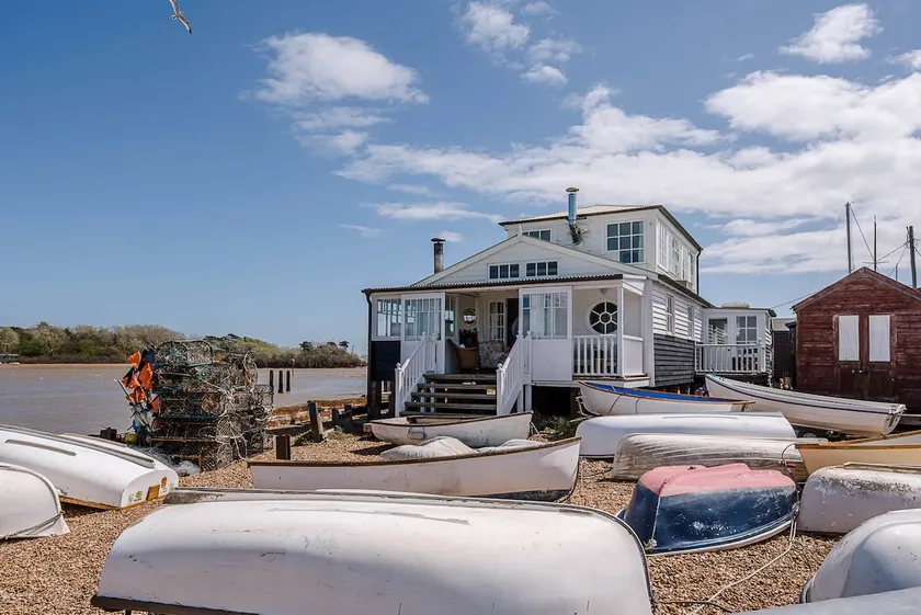 The Boathouse in Felixstowe Ferry - Stunning Waterfront Property - Image 1