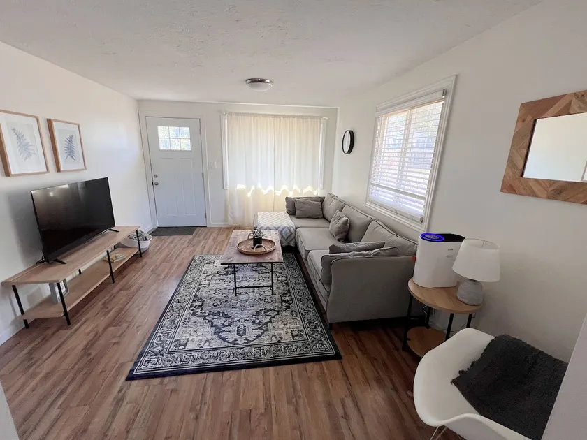 Stylish & Cozy Home in Dayton-Close to Everything! - Image 1