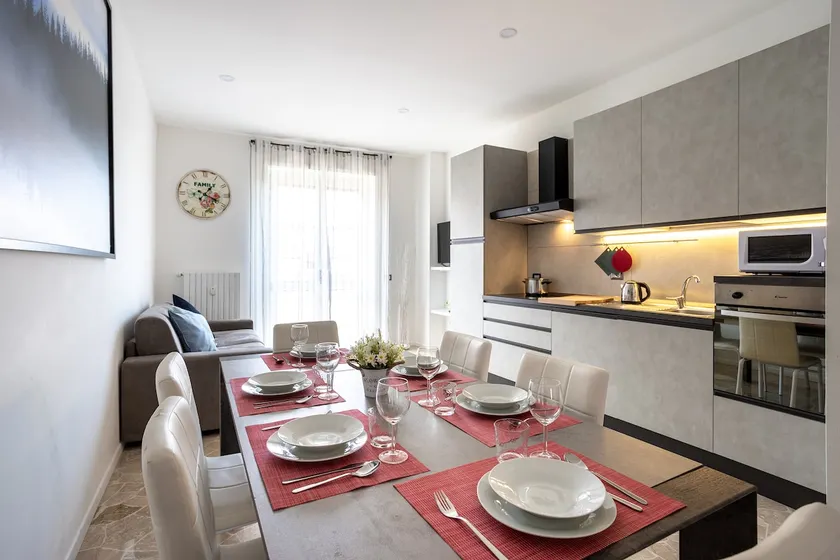 Rent Apartment - Parking and Comfort - Spacious Apt up to 8 Pax - Image 1
