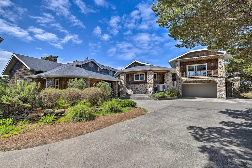 Coastal Oregon Retreat w/ Grill: 11 Mi to Astoria! - Image 1