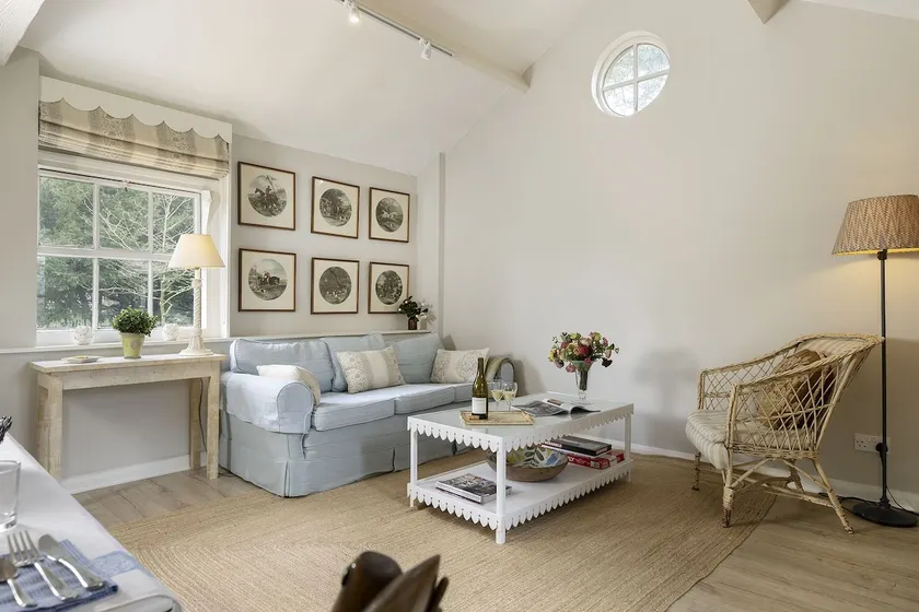 Converted stable and the perfect romantic getaway - Orchard Cottage, Didmarton - Image 1