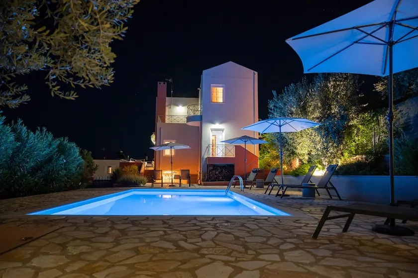 Villa Artia - Subtle elegance in a seaside village - Image 1