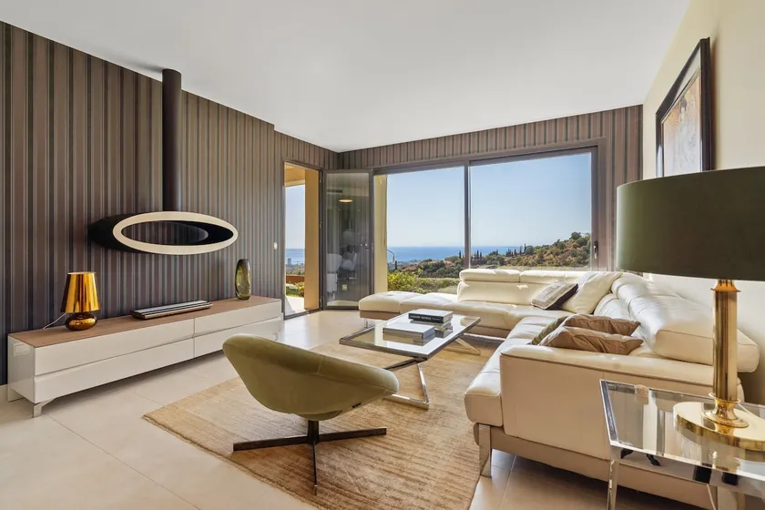 Unique Designer Apartment - Image 1