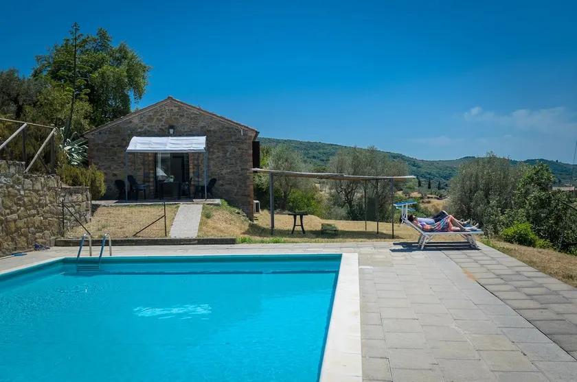 Rustikal mit Pool- und Seeblick - APT ARATRO - Image 1