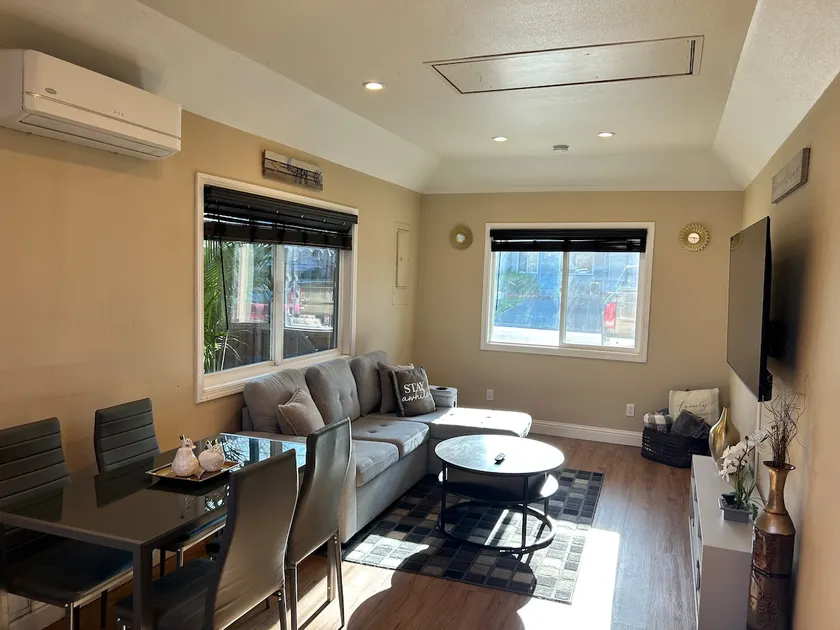 Charming Guest House - Image 1