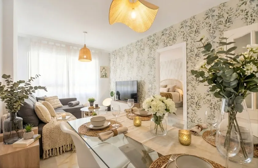 Exclusive oasis with terrace on Malagueta beach - Image 1