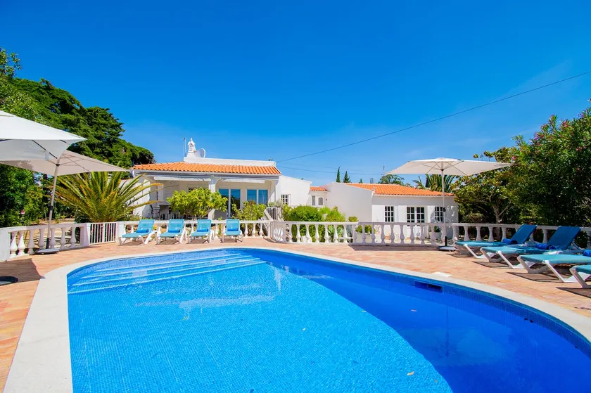 Villa Montenegro - Superbly Located Family Vila - Image 1