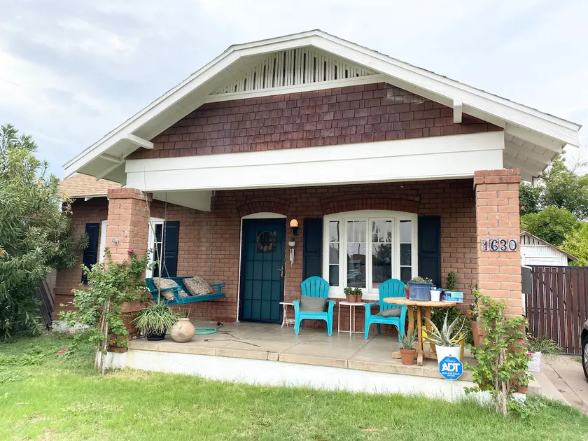 She’s a Brick, House | Pet Friendly | Central - Image 1