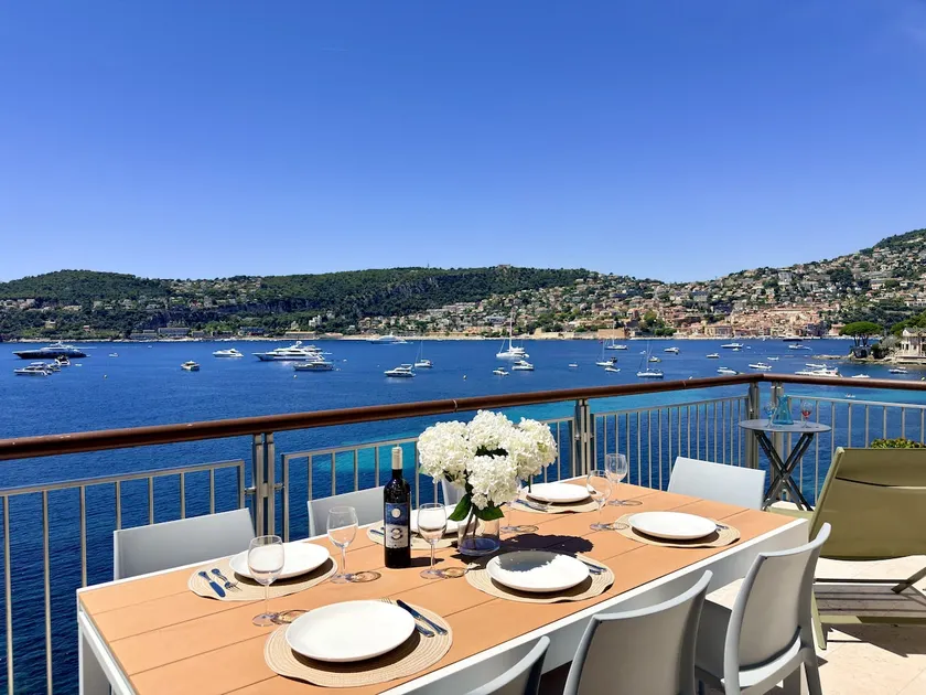 Cap-Ferrat Waterfront Villa-Private Sea Access - Image 1