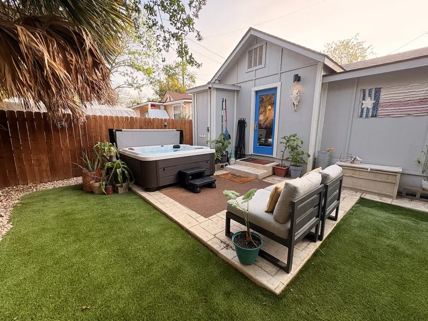 TexasCasita & Hot Tub - Image 1