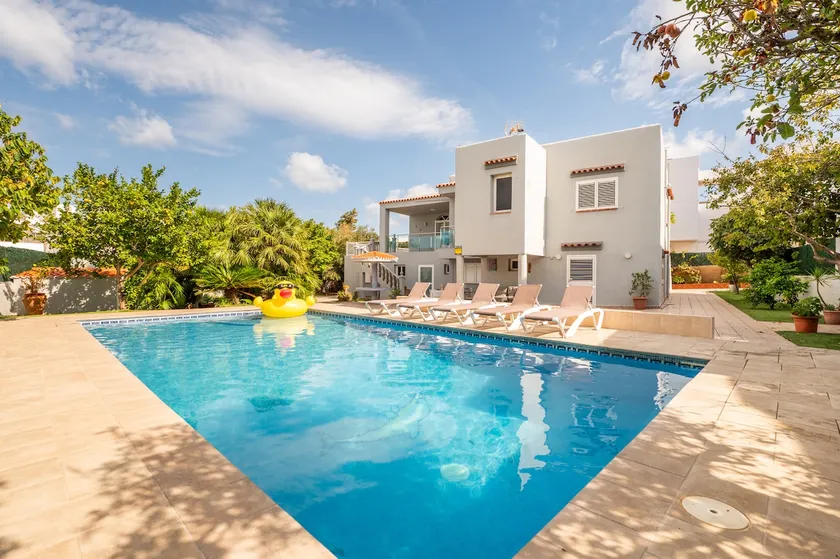 Villa Sunset | 5 Bedrooms | Car Not Required - Image 1