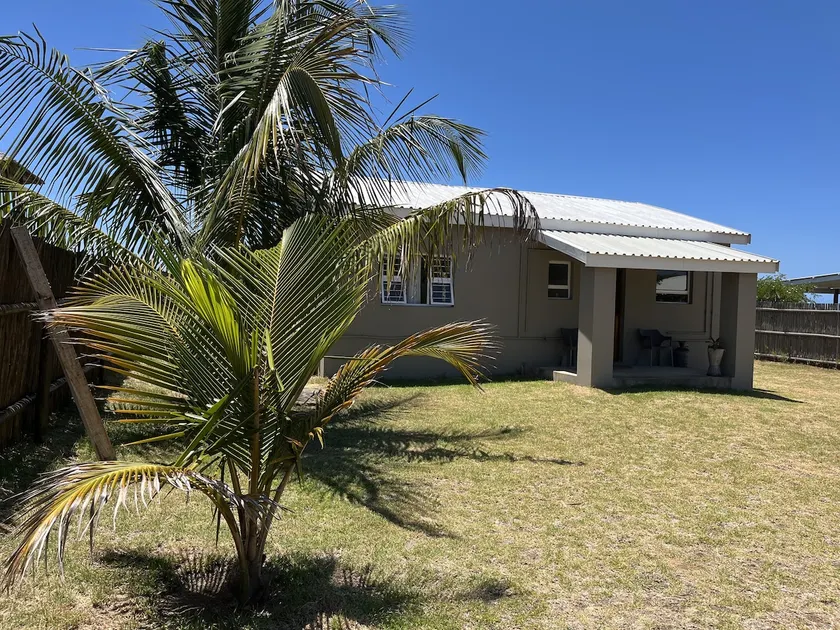 Techobanine Bay, Ponta Mamoli - Beach Cottage - Image 1