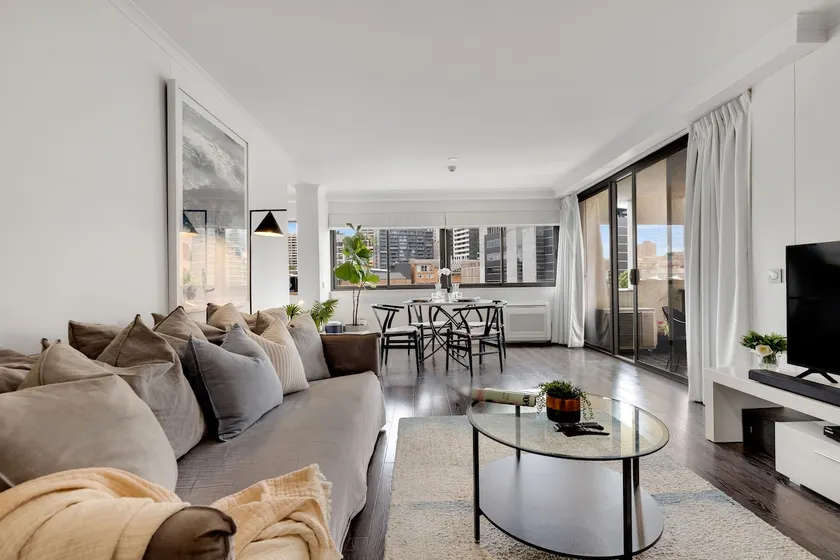 Ultimately located Modern City Apartment + Parking - Image 1