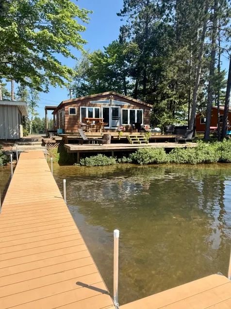CedarCottage•Sauna•HOTTUB•Fireplace• Lakefront - Image 1