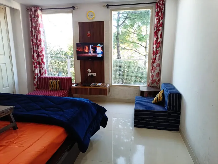 Bonfire, Barbecue, Snow, Private 2BHK Barog near Solan - Image 1