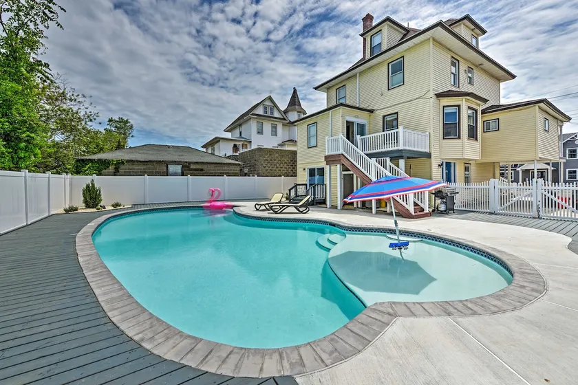 NY! Beach Digs, ¼ Mi till Ocean, Boardwalk & Dining - Image 1