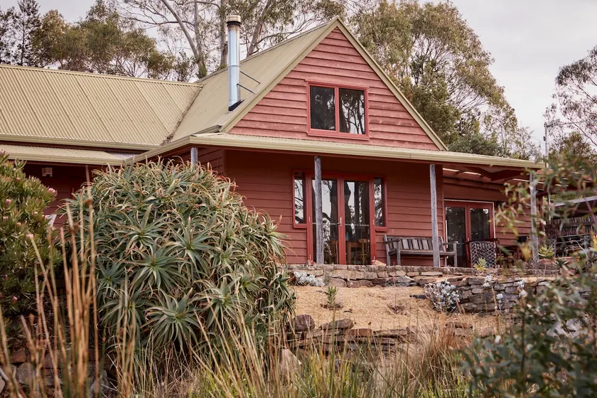 Seaside haven with breathtaking Maria Island views - Image 1