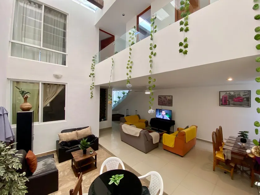 Beautiful house in a private gated community pool - Image 1