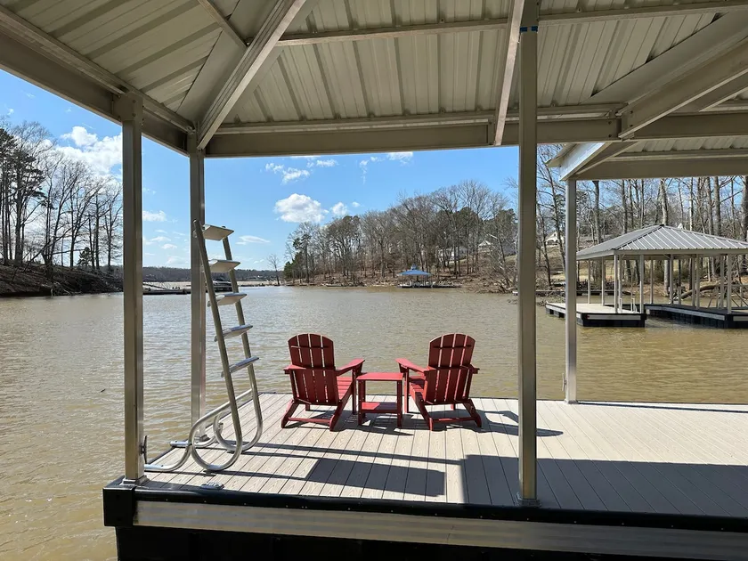 Perfect Getaway - Waterfront w/ Private Dock - Image 1