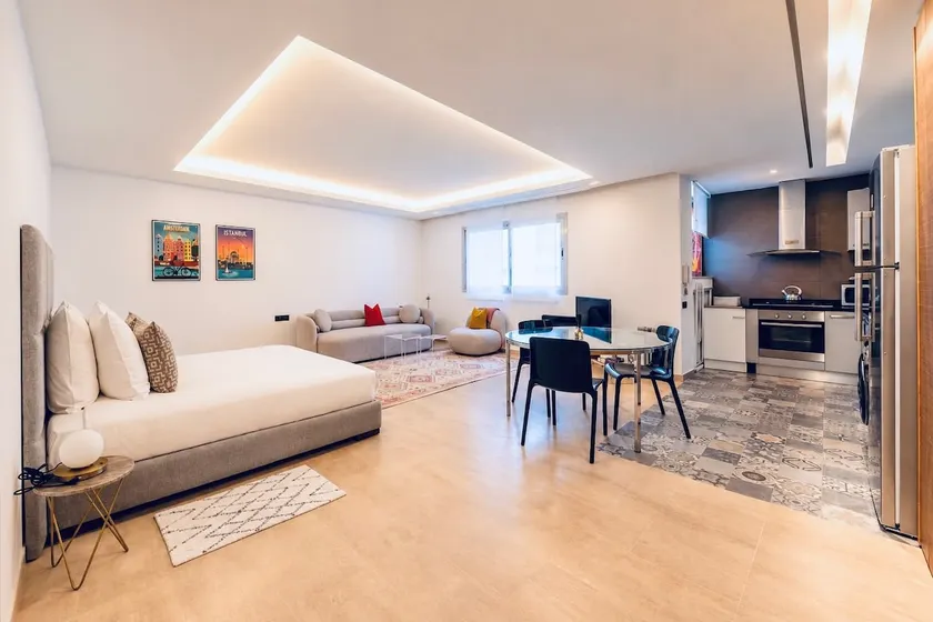 Luxury one bedroom apartment - Best location - Image 1
