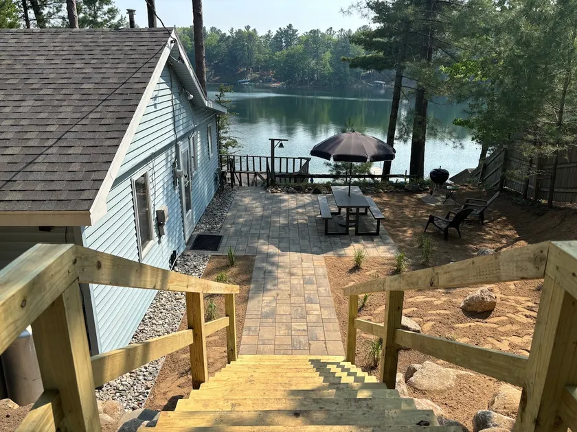 The Old Coach cabin on beautiful Spider Lake - Image 1