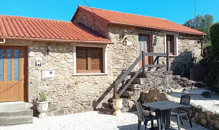 Stone Cottage SANTIAGO - Image 1