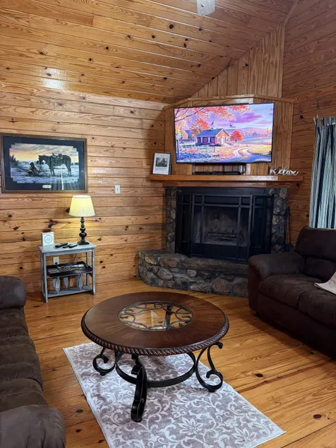 Cabin 7 ”Home Sweet Home” - Image 1