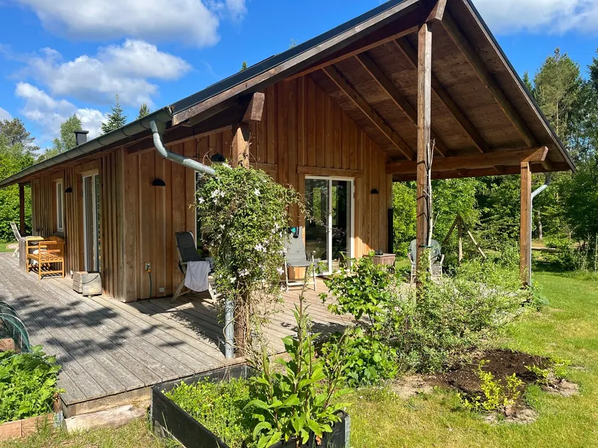Sustainable construction built in wood, in beautiful nature - Image 1