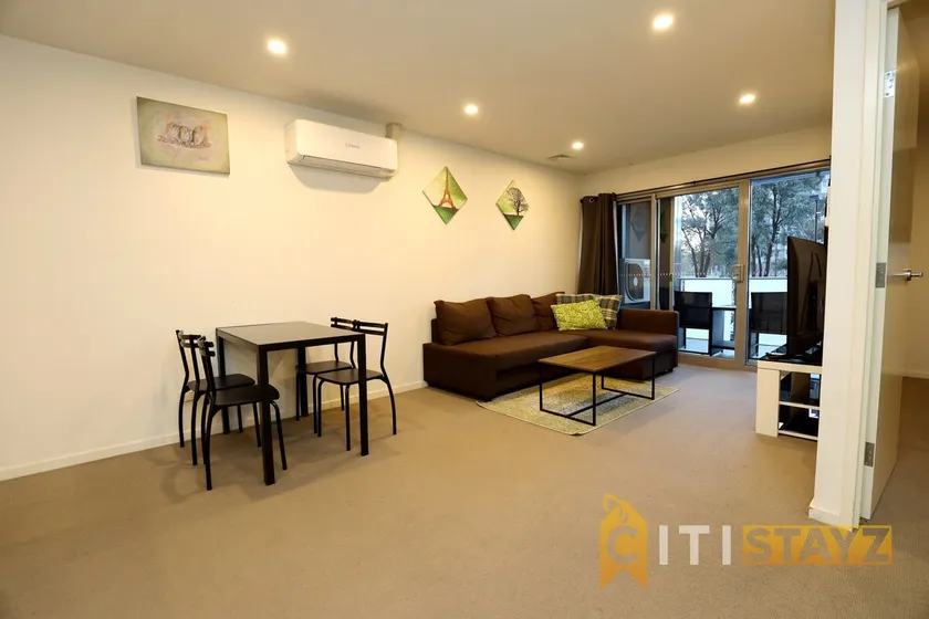 Braddon 1BD - Walk to Tram - Gym - Free Parking - Image 1