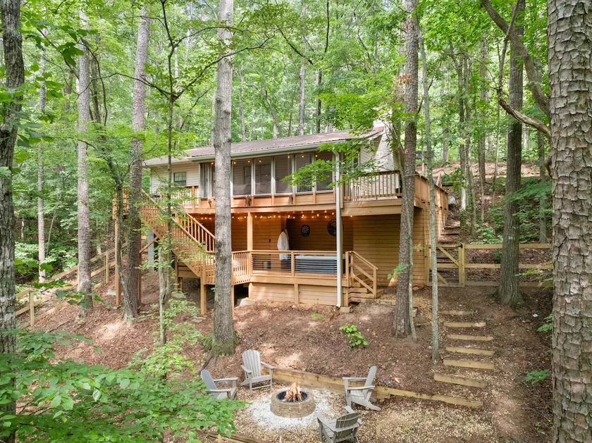 Cabin with Hot Tub, Fire Pit, Dog Park - Image 1