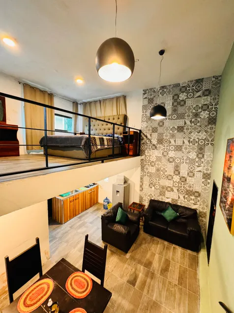 Safe, Downtown Apartment with Parking - Image 1